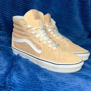Women’s size 7.5 VANS Sk8 hi’s